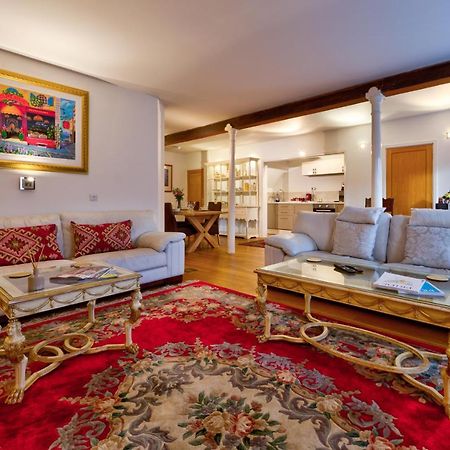 Stylish Town Centre Stay - 2-Bed Luxury Suite With Wifi ستامفورد المظهر الخارجي الصورة
