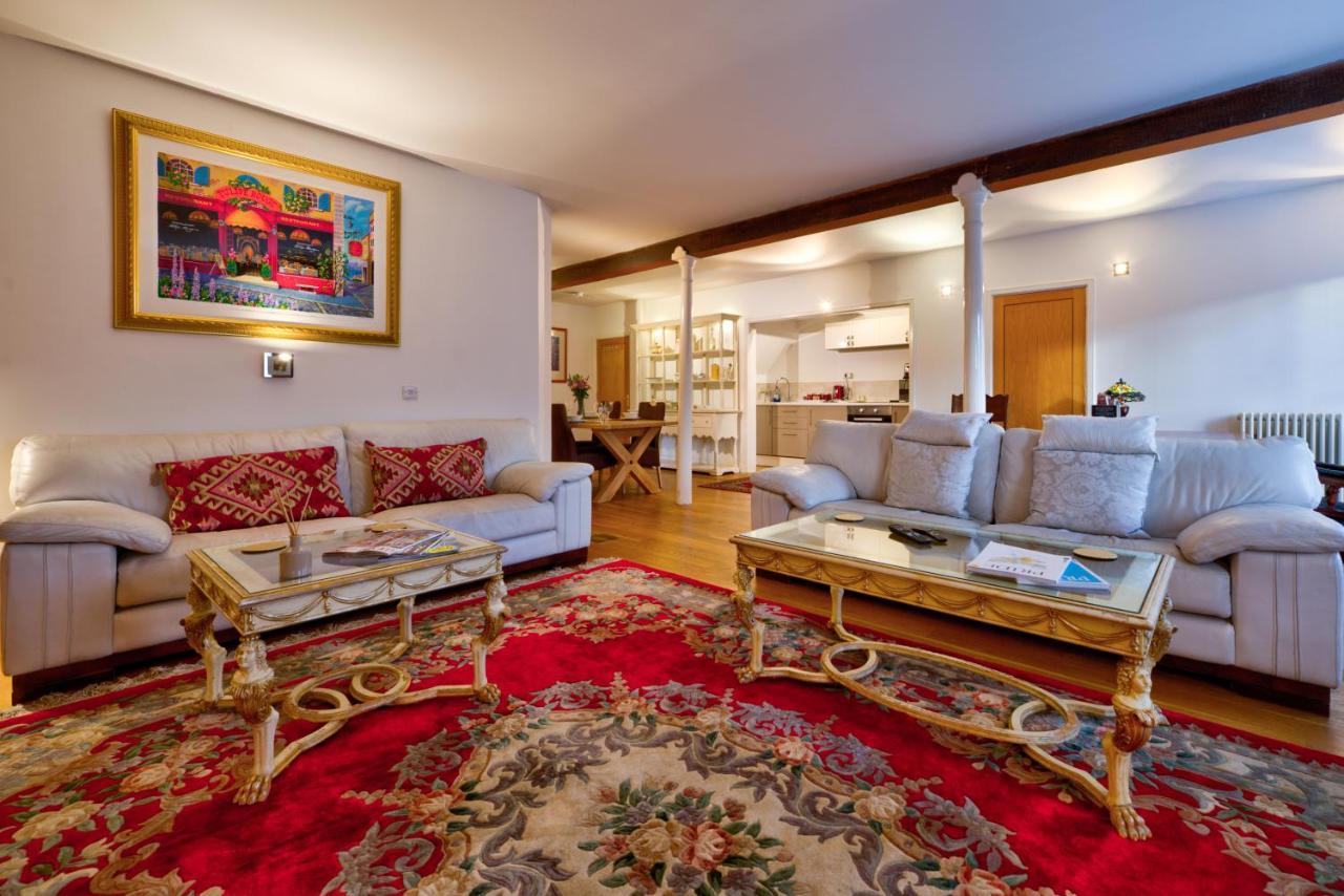 Stylish Town Centre Stay - 2-Bed Luxury Suite With Wifi ستامفورد المظهر الخارجي الصورة