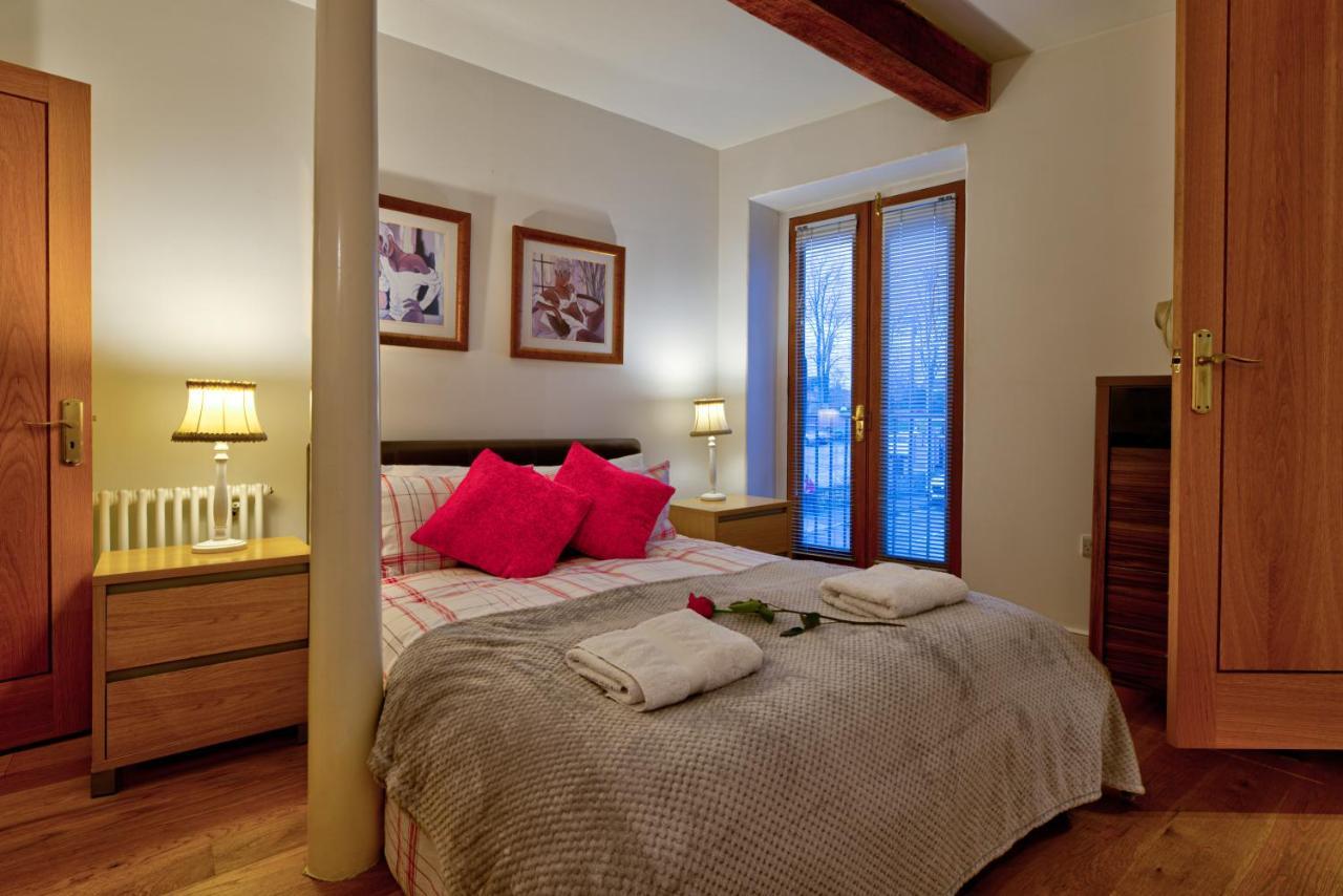 Stylish Town Centre Stay - 2-Bed Luxury Suite With Wifi ستامفورد المظهر الخارجي الصورة