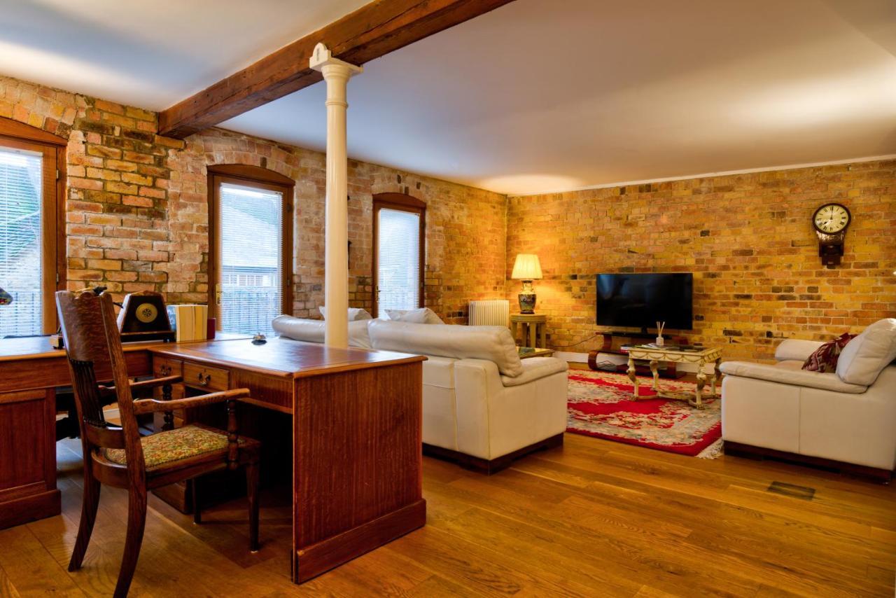 Stylish Town Centre Stay - 2-Bed Luxury Suite With Wifi ستامفورد المظهر الخارجي الصورة
